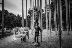 Eine kleine Gruppe von XR Aktivist:innen demonstrieren vor dem Europäischen Patentamt in München. Sie fordern, dass Gelder mehr für den Klimaschutz investiert werden.  (Foto: Thomas Vonier)