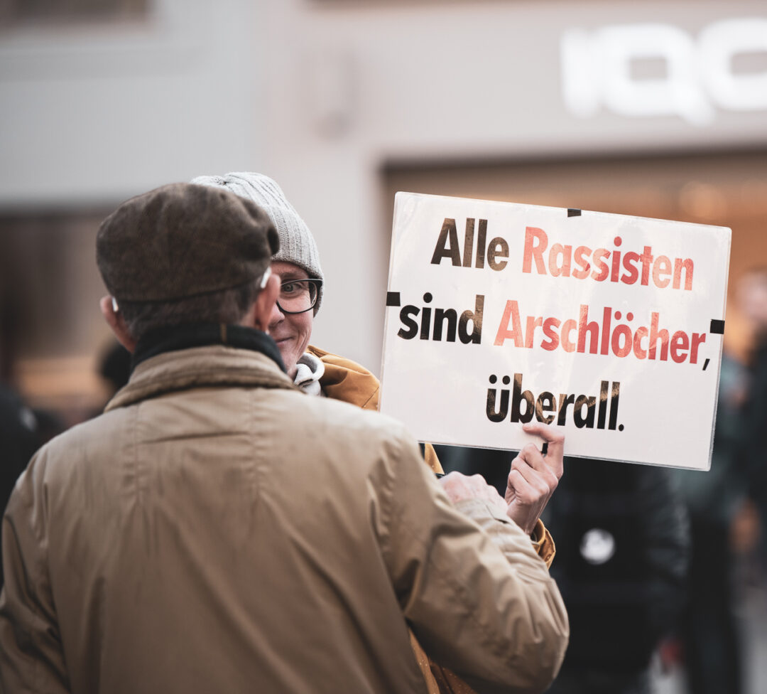 Alle Rassisten sind Arschlöcher…